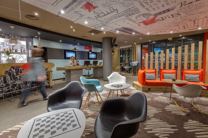 ibis Marseille Timone, Interior entrance