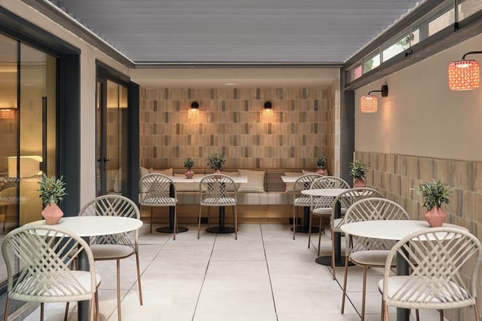 Catalonia Mikado, Primary image