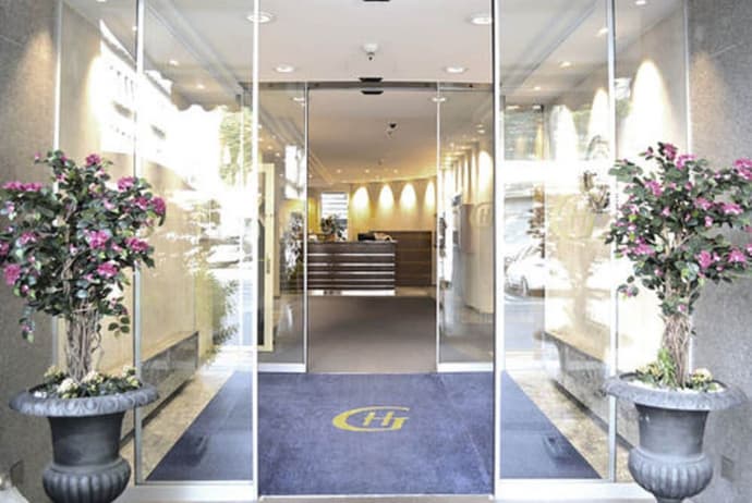 Glärnischhof by Trinity, Interior entrance