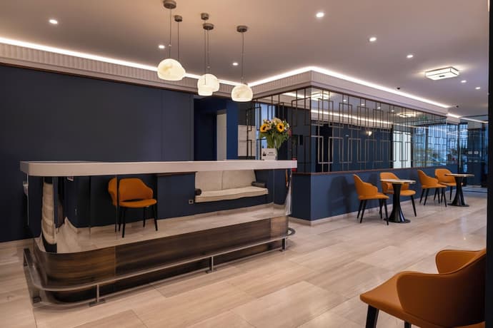 Hotel de Castiglione, Reception