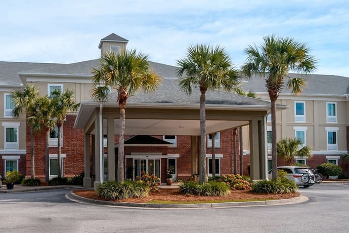 Comfort Inn & Suites Patriots Point, Primary image
