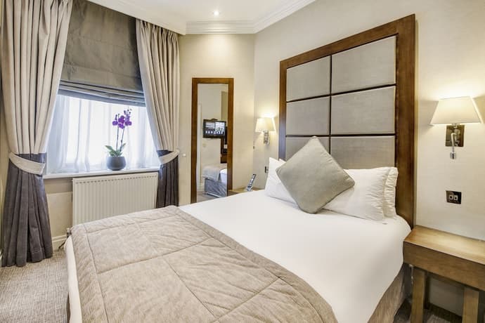 Gem Langham Court Hotel, Primary image