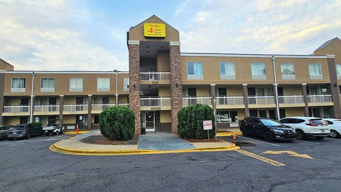 Studios & Suites 4 Less Charlotte, Primary image