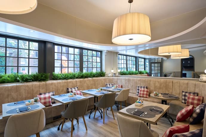 Catalonia Castellnou, Primary image