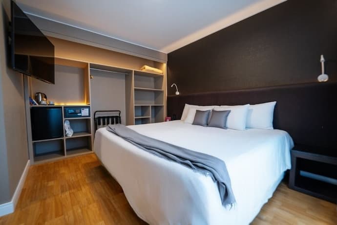 Amerian Cordoba, Primary image