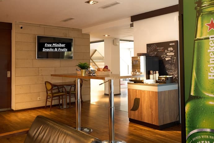 Hotel Conti Dietikon, Interior entrance