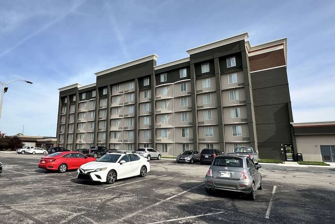 La Quinta Inn & Suites by Wyndham Indianapolis South, Primary image