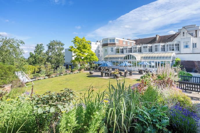 The Bromley Court Hotel, Primary image