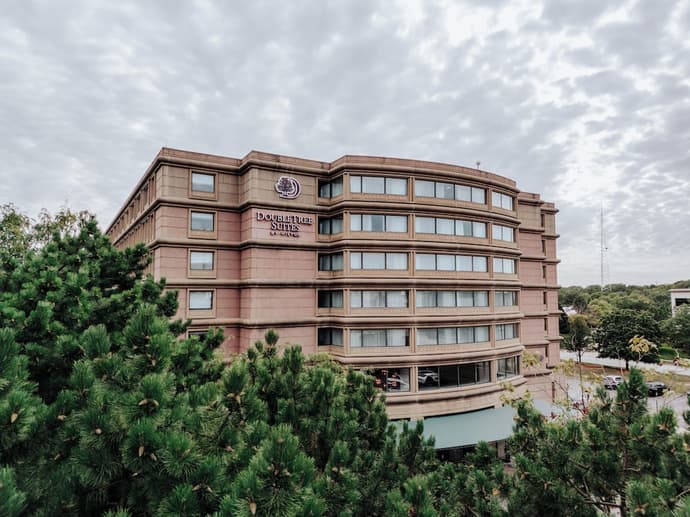 DoubleTree Suites by Hilton Htl & Conf Cntr Downers Grove, Primary image