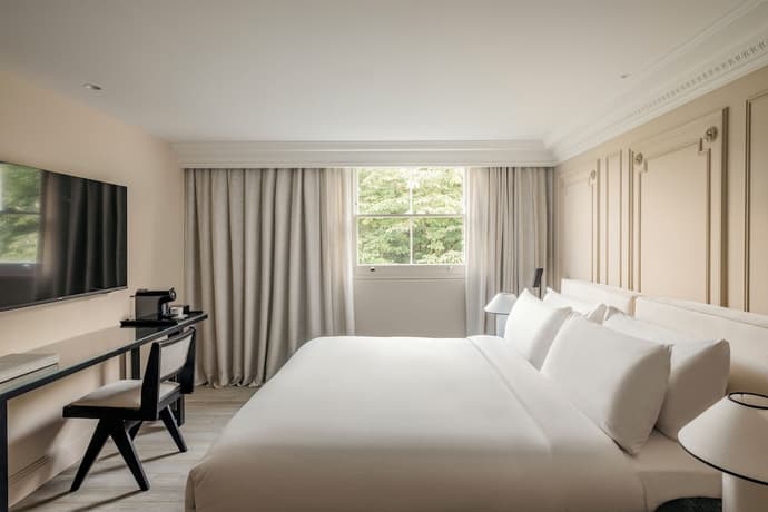 The Caesar Hotel, Primary image