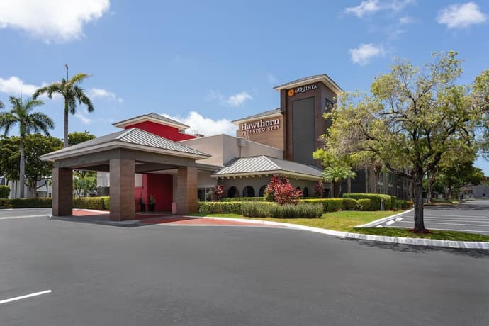 La Quinta Inn & Suites by Wyndham Ft Lauderdale Cypress Cr, Primary image