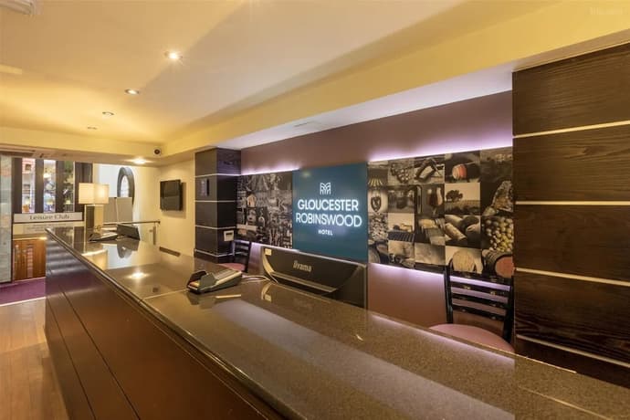 Gloucester Robinswood Hotel by Sunday, Reception