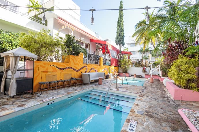 Viajero Miami, Primary image