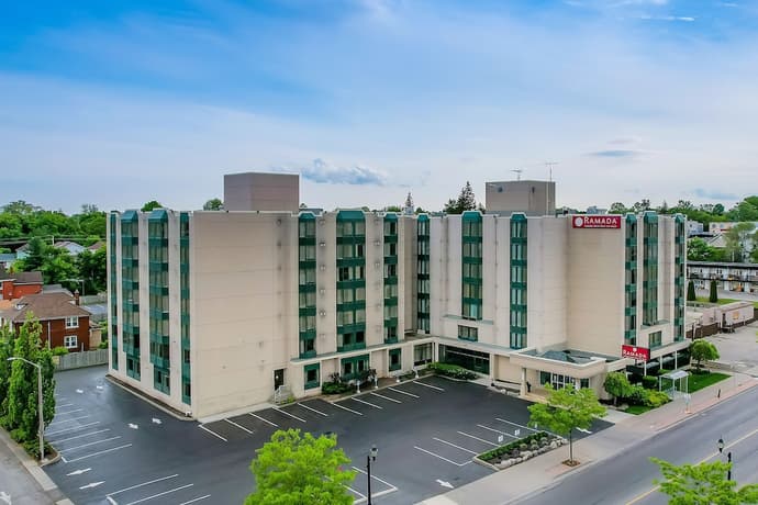 Ramada by Wyndham Niagara Falls Near the Falls, Primary image