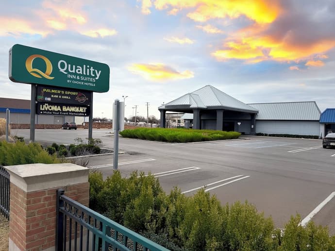 Quality Inn and Suites Livonia, Primary image