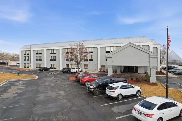 Hotel SLC, Primary image