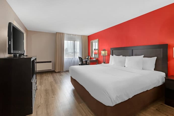 Quality Inn & Suites - Toronto West, Primary image