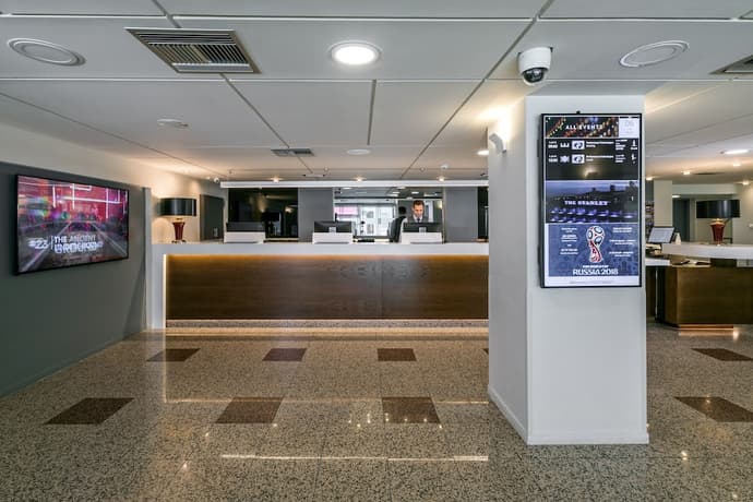 The Stanley, Interior entrance