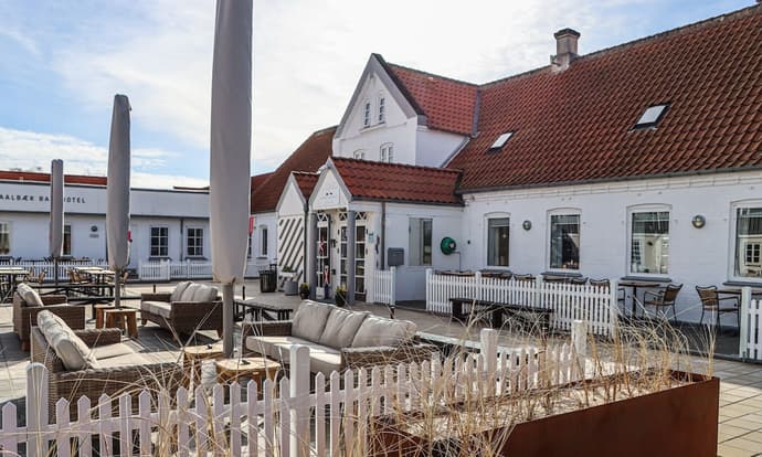 Aalbæk Badehotel, Primary image