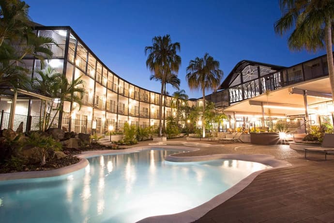 Mantra Club Croc, Primary image