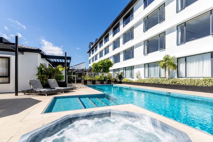 Plymouth International, Primary image