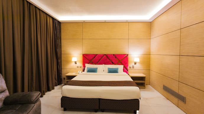 Hotel Sarakawa, Primary image