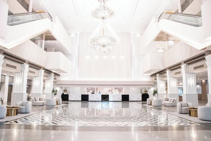 Twin Towers Hotel, Primary image