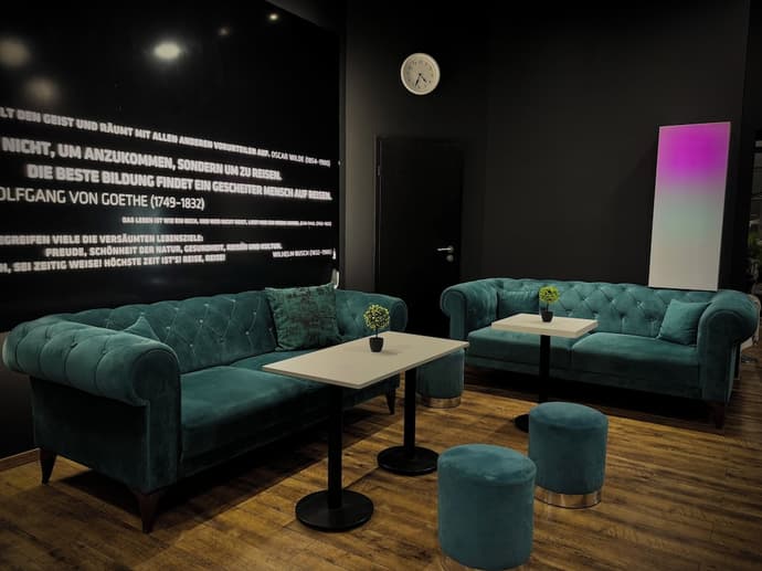 Colour Hotel, Primary image