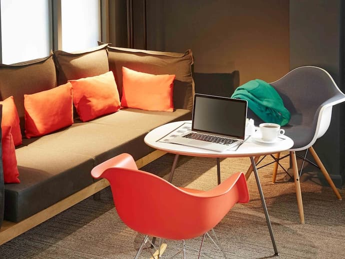 ibis London Stratford, Lobby