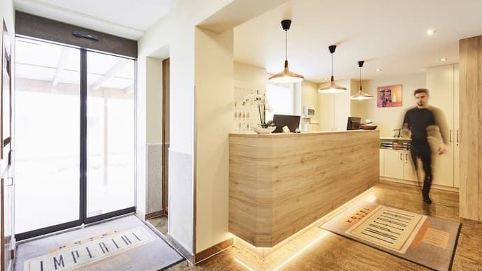 Hotel Imperial, Primary image