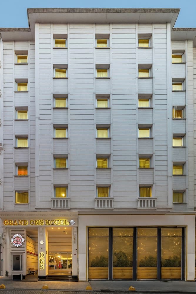 Grand Ons Hotel, Primary image