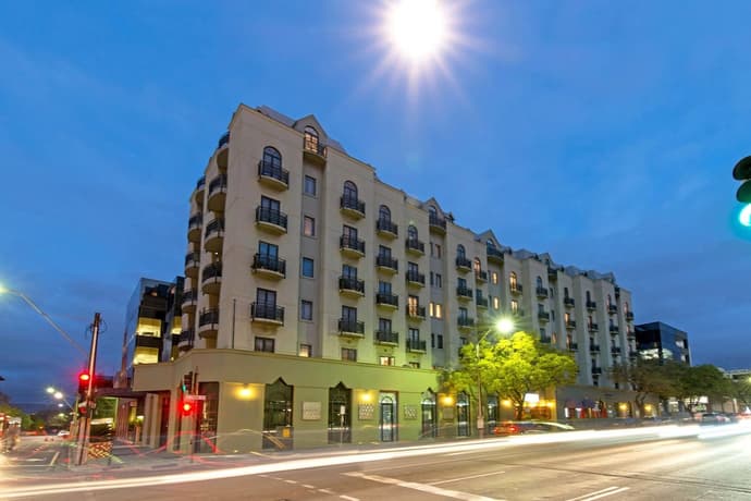 Frome Apartments, Primary image