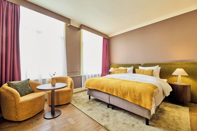 Paleis Hotel, Primary image