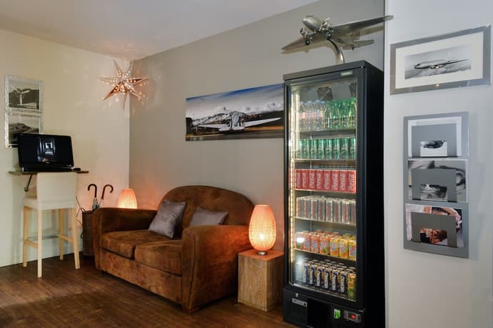 Hotel Douglas, Primary image