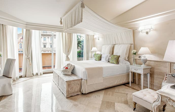 Hotel Barocco, Primary image