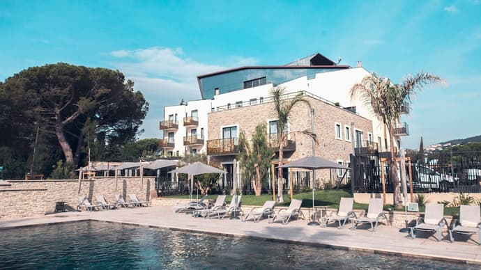 Ilot du Golf, BW Premier Collection, Primary image