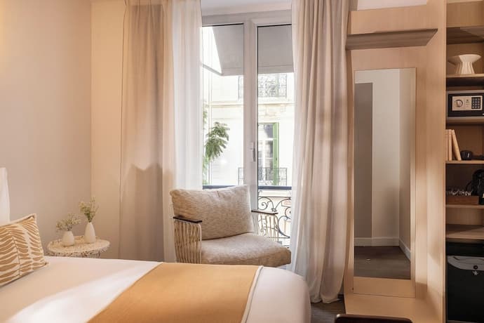 Crisol Lumière, Primary image