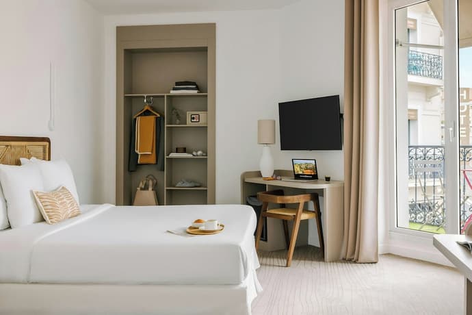 Crisol Lumière, Primary image