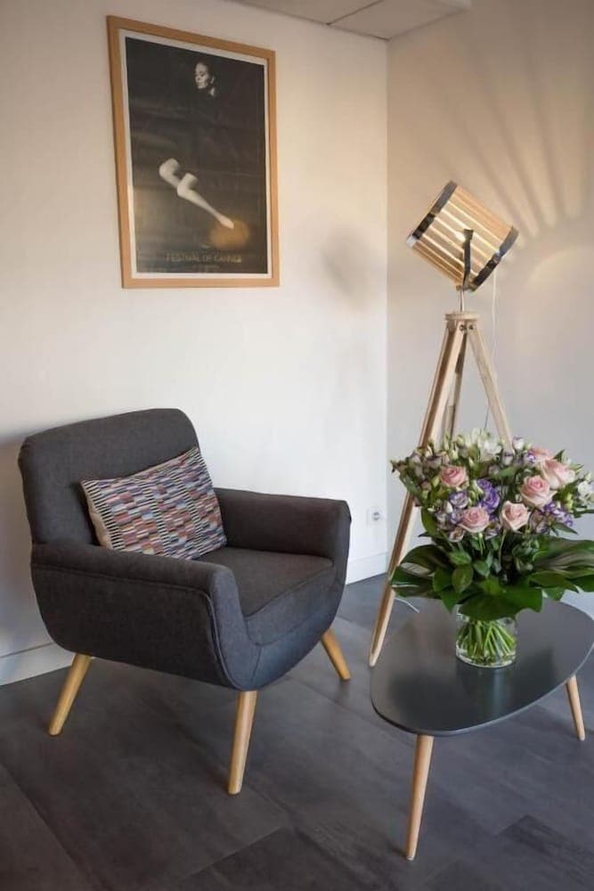 Hotel Abrial, Primary image