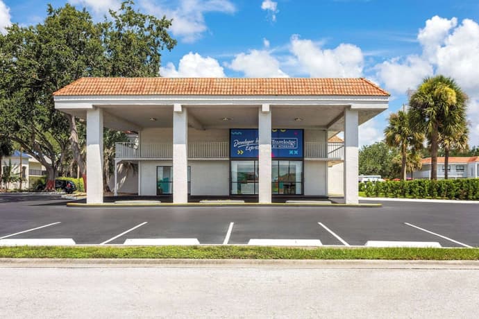 Travelodge by Wyndham Orlando Lake Buena Vista South, Primary image