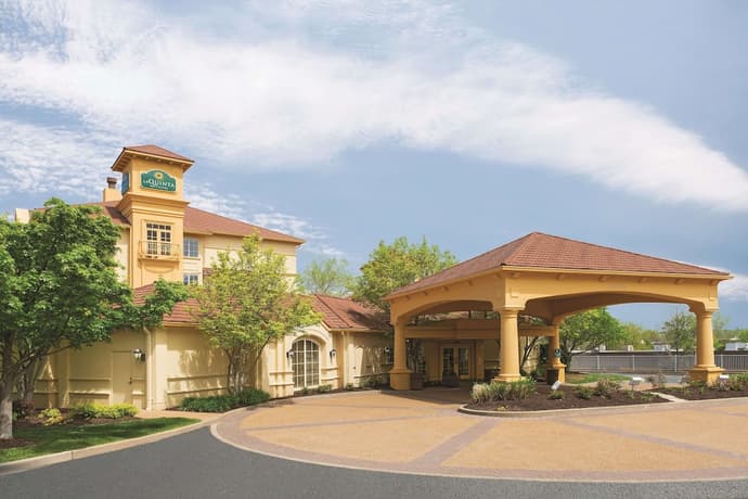 La Quinta Inn & Suites by Wyndham St. Louis Westport, Primary image