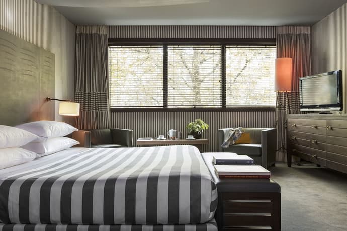 Hotel Square, Primary image