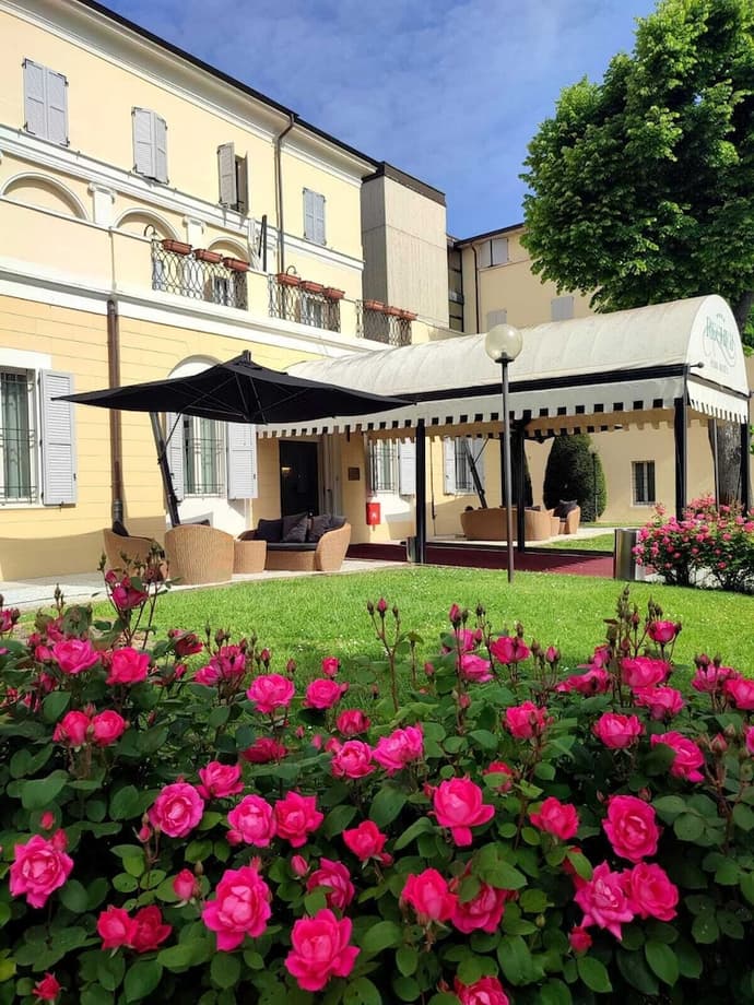 Rechigi Park Hotel, Primary image