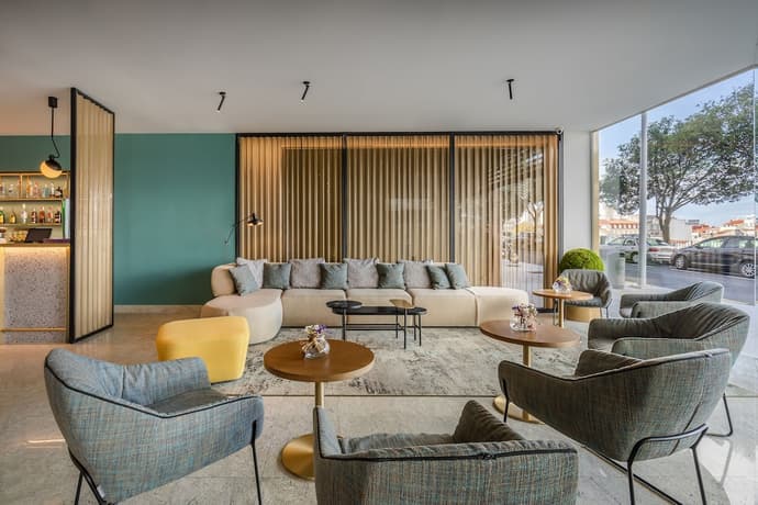 Occidental Vigo, Primary image