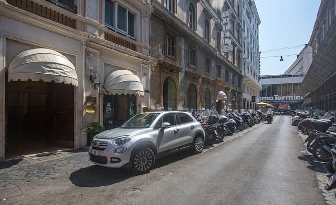 Hotel Rimini, Primary image