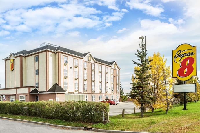 Super 8 by Wyndham Calgary/Airport, Primary image