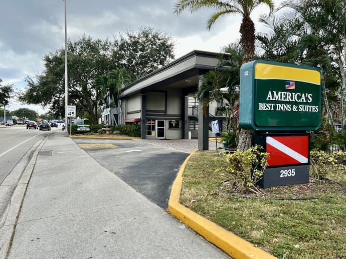 Americas Best Inn and Suites Fort Lauderdale North, Primary image