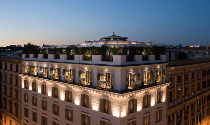 Hotel Isa, Primary image