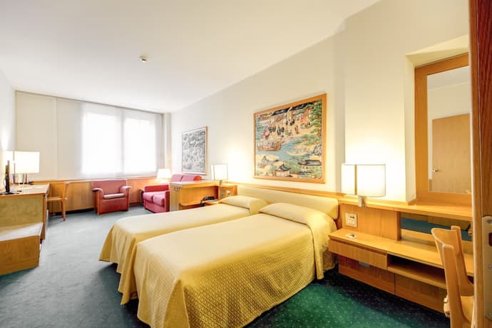 Galileo Hotel, Primary image