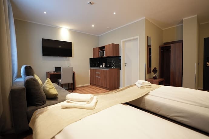 Hotel Attaché, Primary image